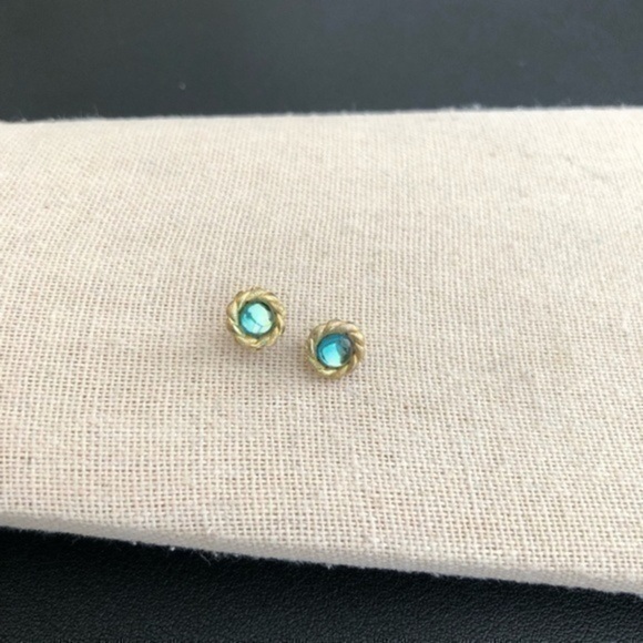 Vintage Small Studs Pierced Earrings - Picture 1 of 2